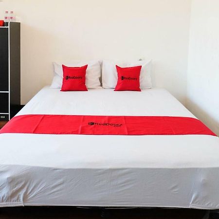 Reddoorz Near Ahmad Yani Airport 3 Hotel Semarang Kültér fotó
