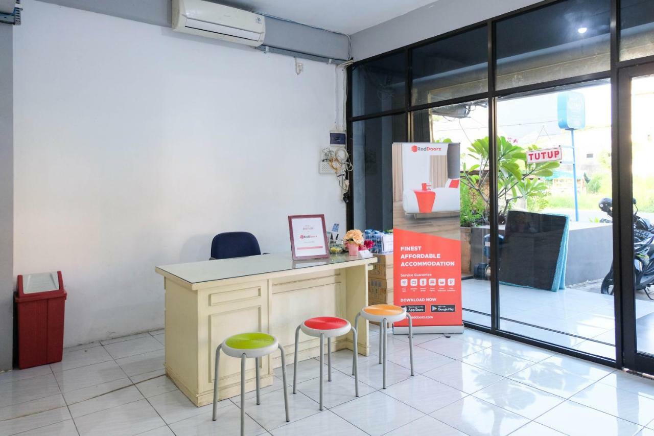 Reddoorz Near Ahmad Yani Airport 3 Hotel Semarang Kültér fotó